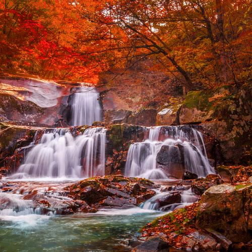 Secret valley, waterfall and autumn color