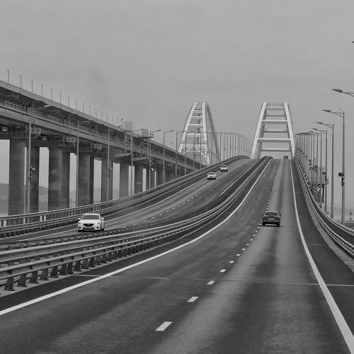 Мост через Неву