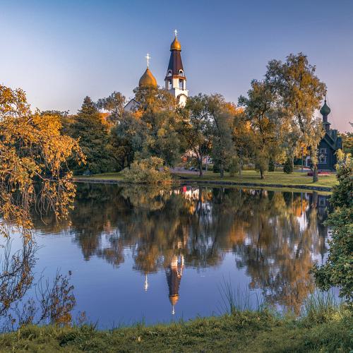 Уже не лето, ещё не осень/It's not summer, it's not autumn