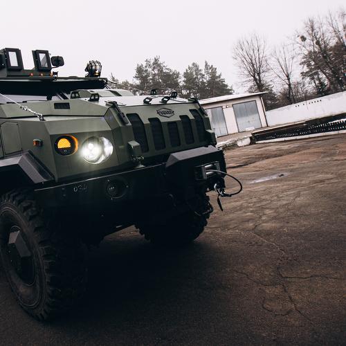 Бронированный автомобиль