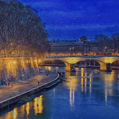 Evening walk along the Tiber