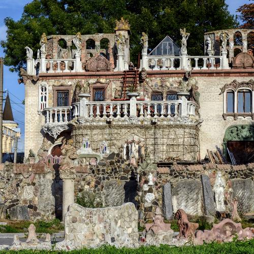 Lutsk, House with Chimeras