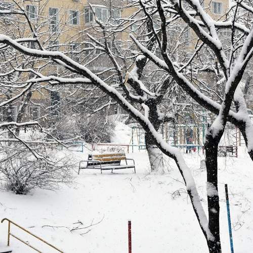 А у нас во дворе .