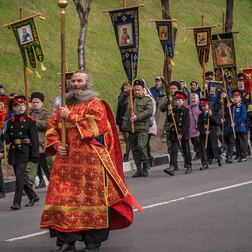 Крестный ход. Лидер.