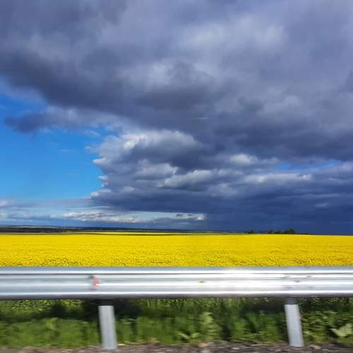 Символічно, по-українські
