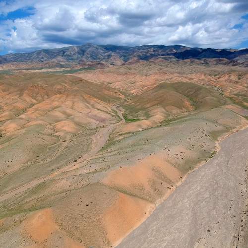 Сухие реки в горах и степях Монголии