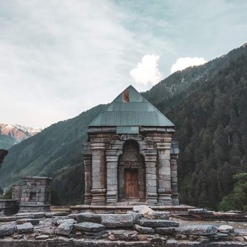 A place in the lap of Nature, Present in