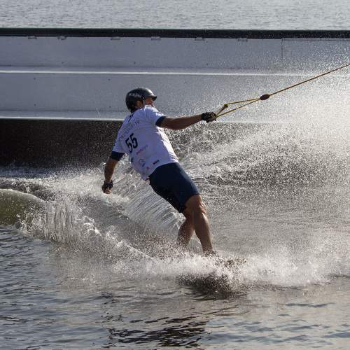 Wakeskating