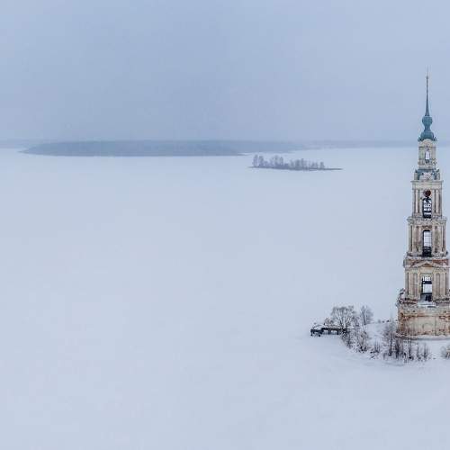 Легкая метель на Углическом водохранилище