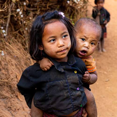 Happy Burmese childhood