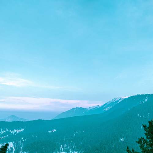 Gulmarg Hues.