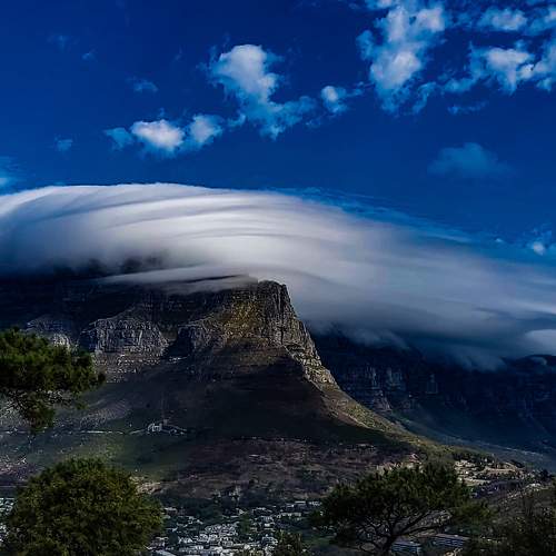 Lenties over Table Mountain