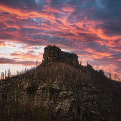THE VALLEY OF ONE MONUMENT