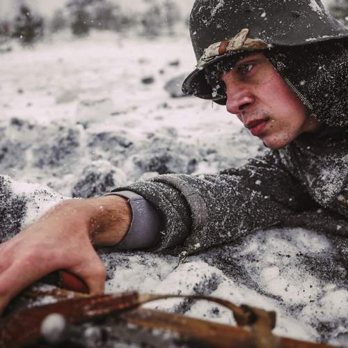 Солдат и пепельный снег