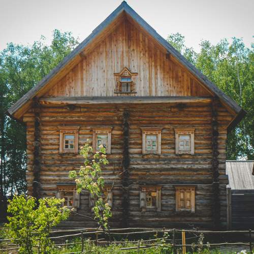 Дом из дерева