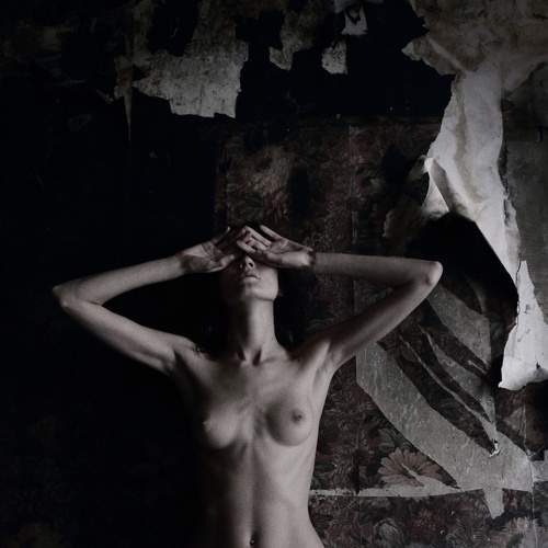 noise inside of the moon