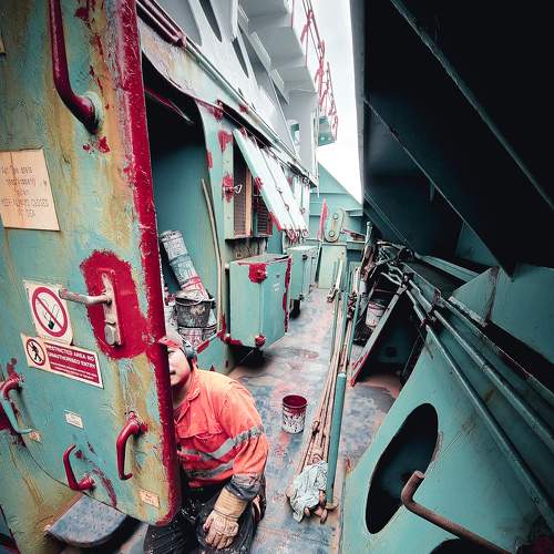 Seamans Life  / Container Vessel