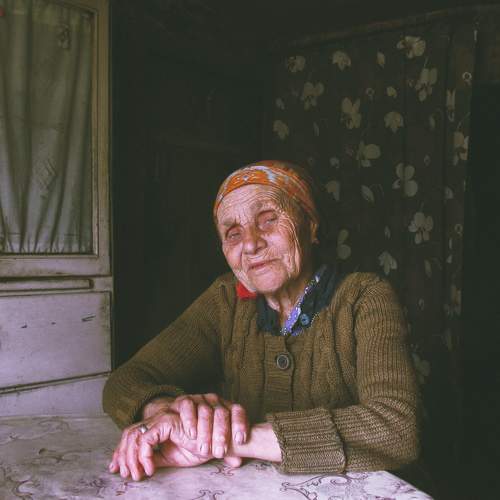Старушка