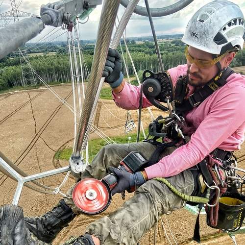 Rope Access vs Powerlines