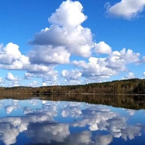 Вода,небо,облака