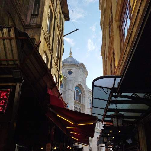 Through the streets of Istanbul