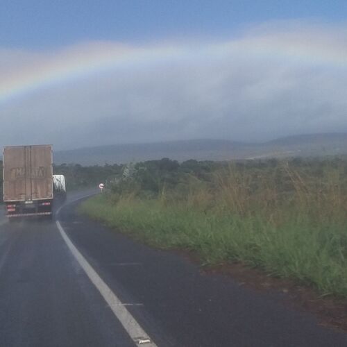 Arco-íris na estrada