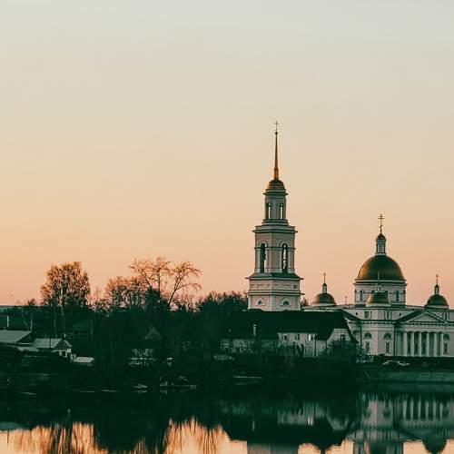 Вечерело