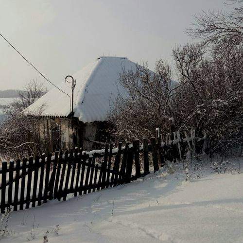 Старый зимний дом.