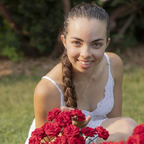 VIrginie with roses