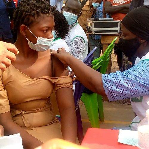 Lancement de la campagne de vaccination des moins de 17 ans