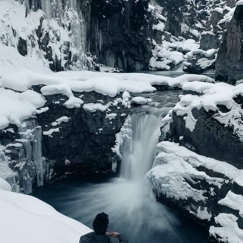 Aharbal Waterfall, Kashmir.