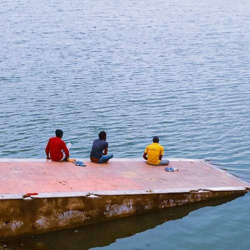 "Hoping for a better tomorrow : The 3 men"