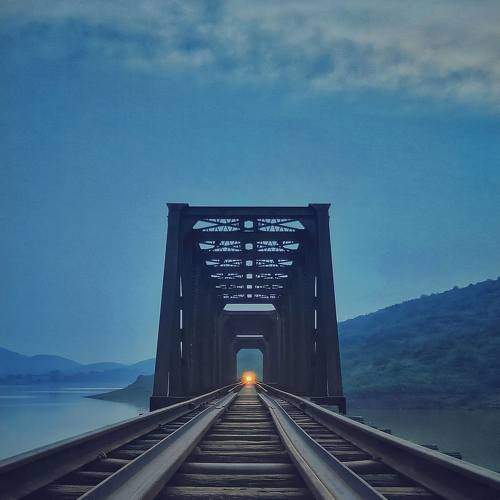 Leading lines