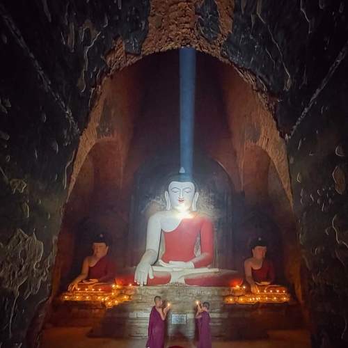 Praying Buddha