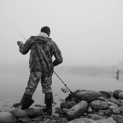 Рыбаки в устье реки Светлой.