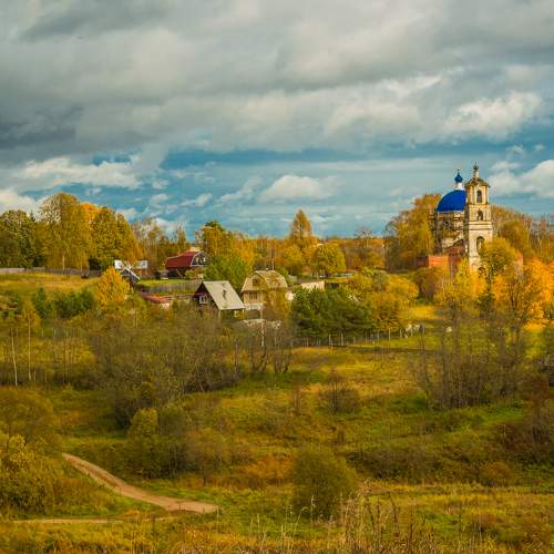Осенний пейзаж в сельской местности