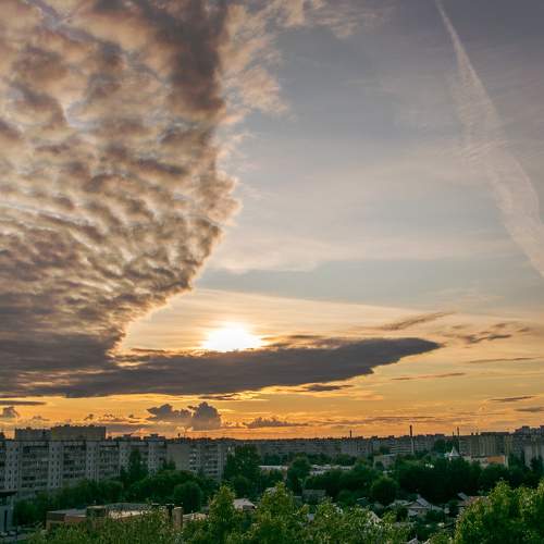 пролетая над нами