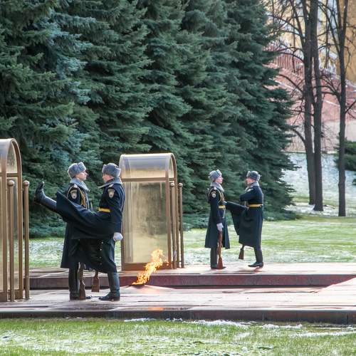 Смена почетного караула
