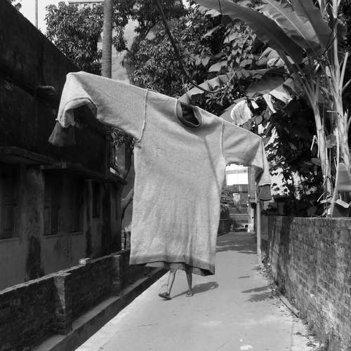 ABSURD STROLL