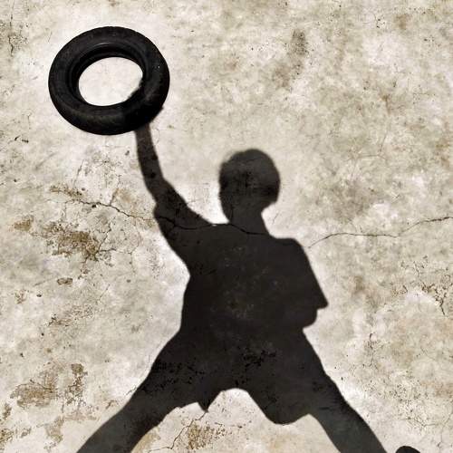 The hanging shadow.