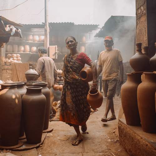 Morning Hustle At Pottery Place!