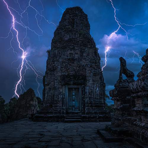 A plan to take 100 lightning photos