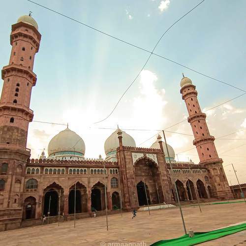 Taj-ul-masjid