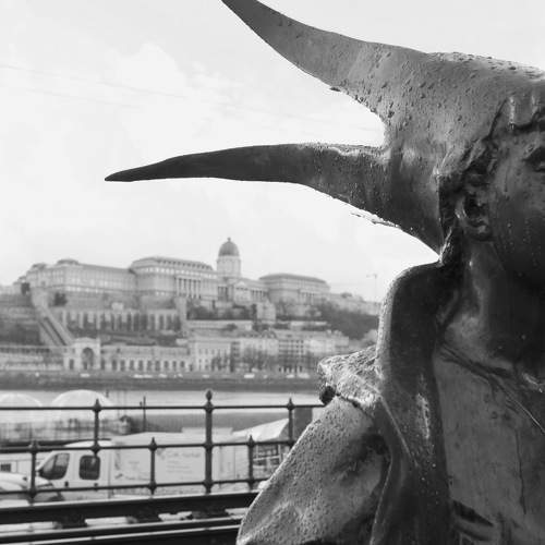 La niña junto al Danubio.