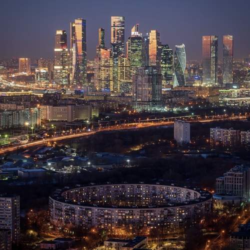 Москва-Сити и круглый дом