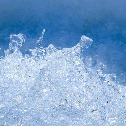 Frozen wave of ice
