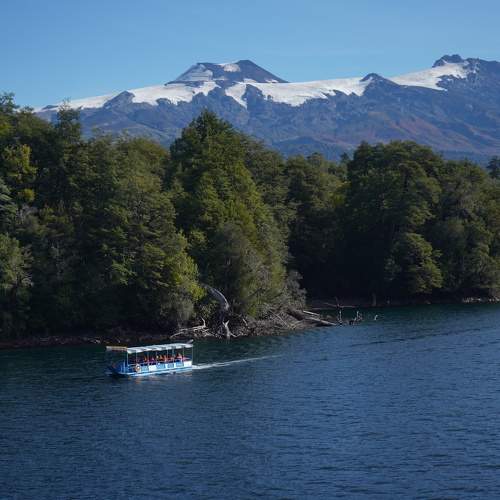 Navigating the Cordillerano Lake