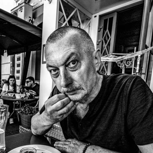 Встреча в кафе