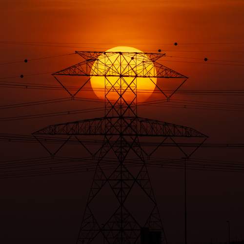 Electrifying Sunset:Perfect Harmony with the Sun