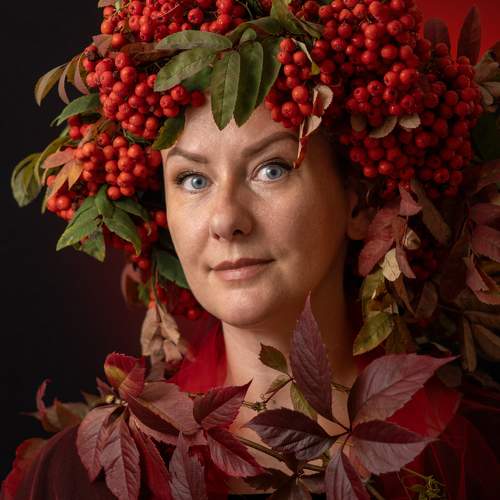 Красное на черном